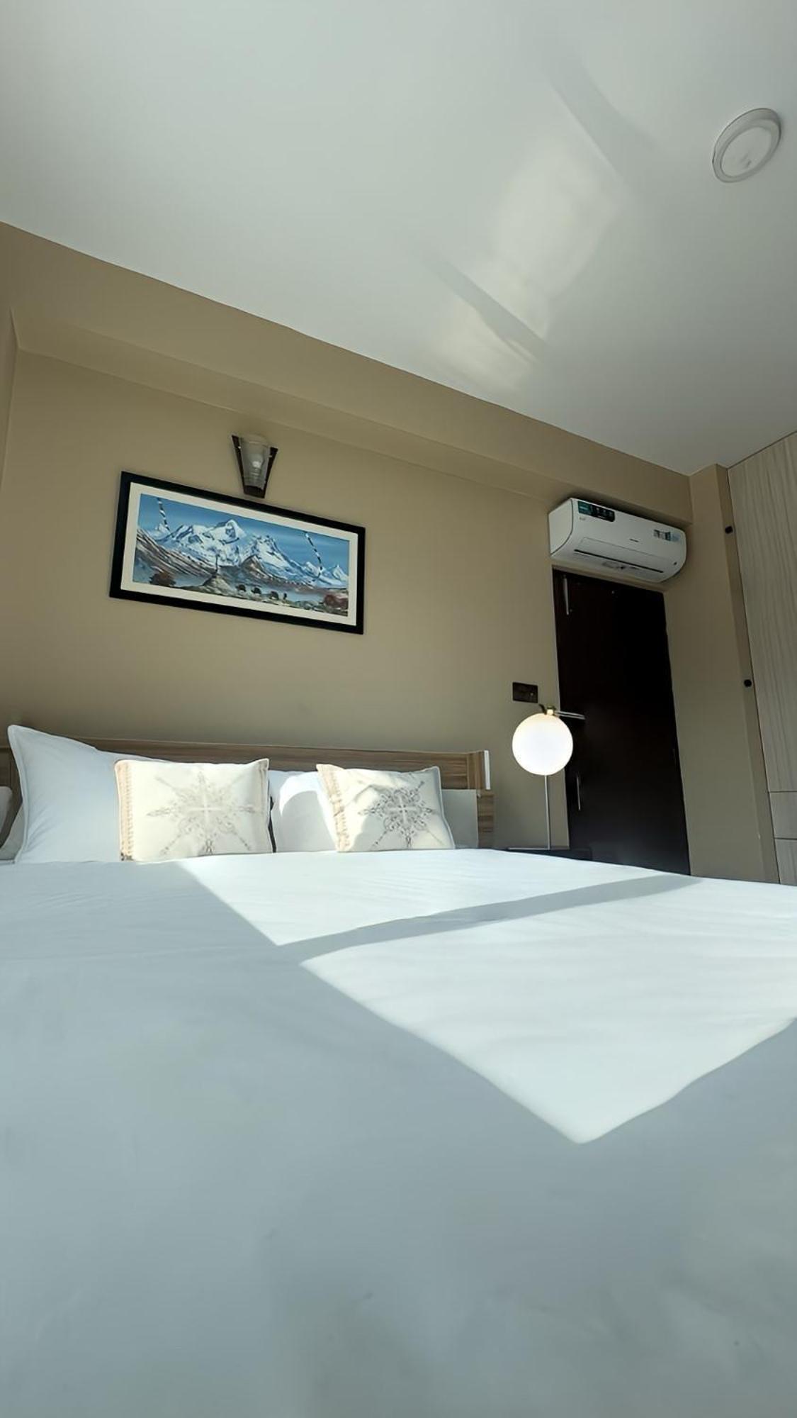 House Of Forrest, Service Apartments Катманду Екстер'єр фото